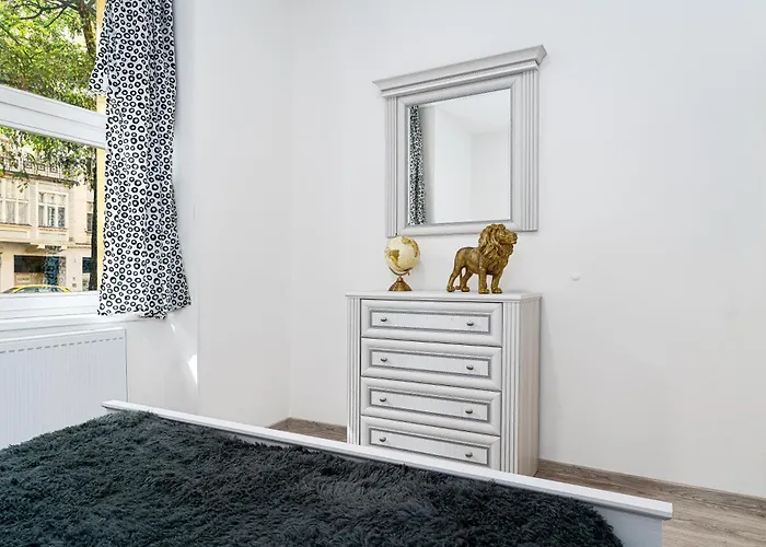 Lion Prestige Apartment *